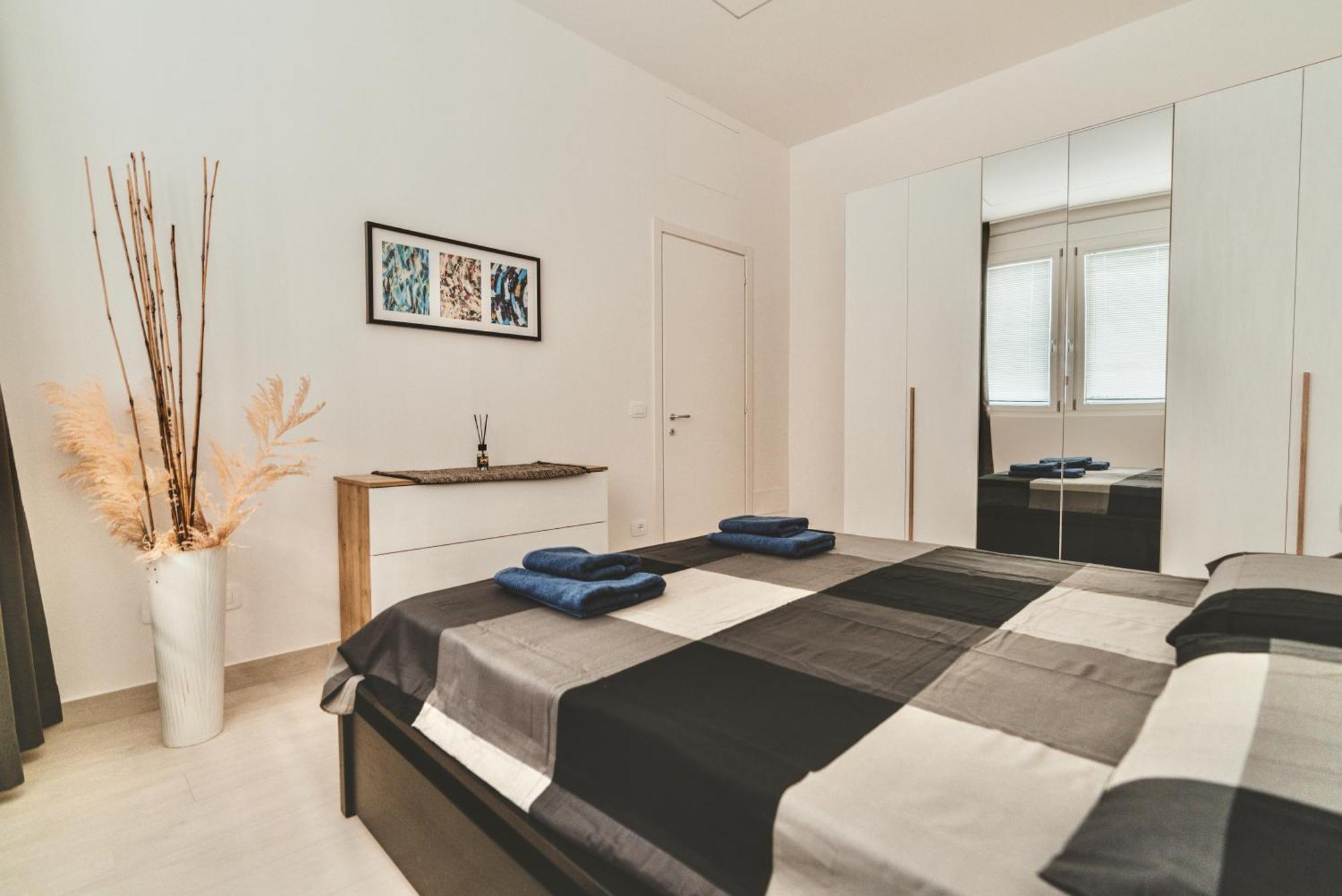 Exclusive Luxury Home With Private Parking ราเวนนา ภายนอก รูปภาพ