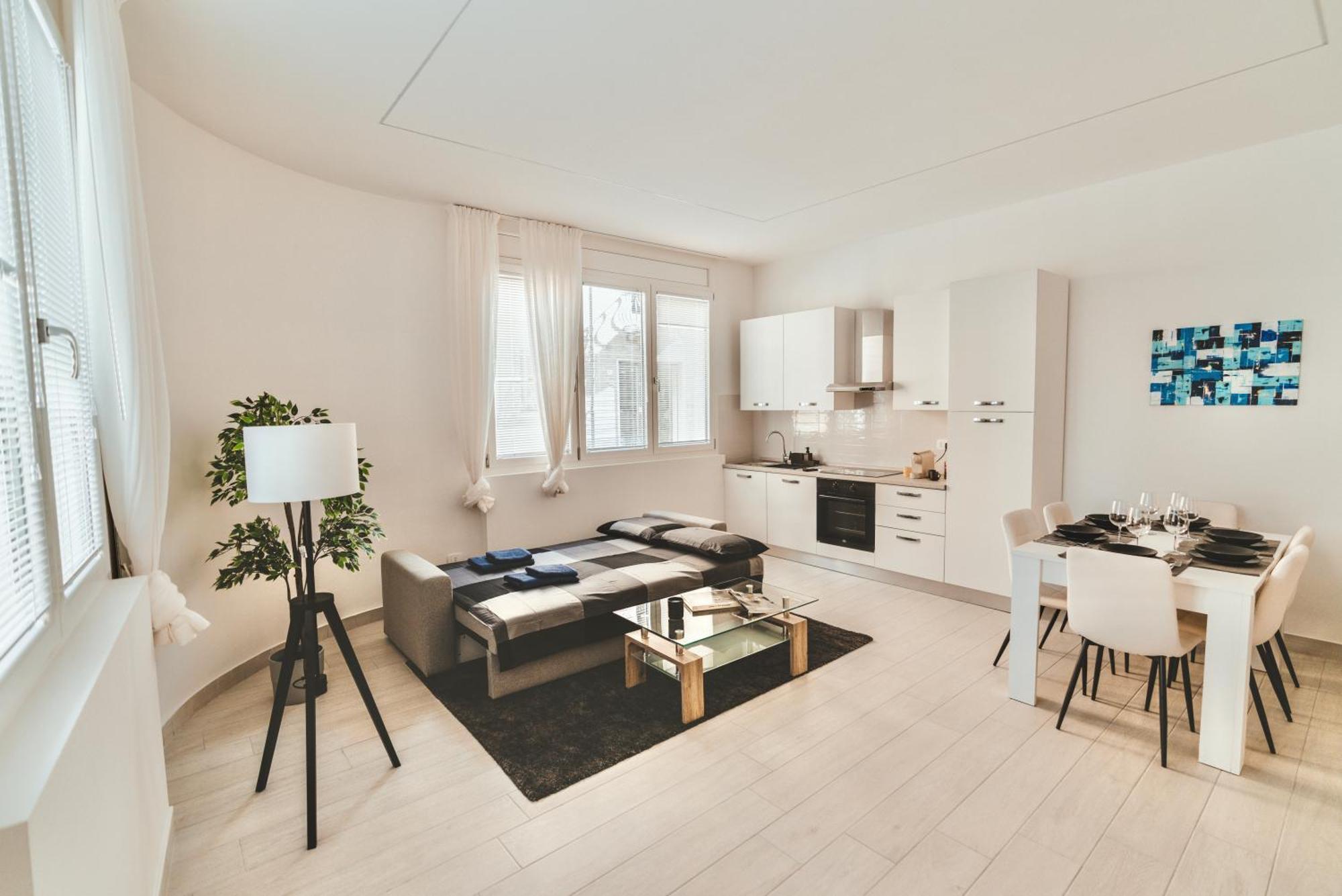 Exclusive Luxury Home With Private Parking ราเวนนา ภายนอก รูปภาพ